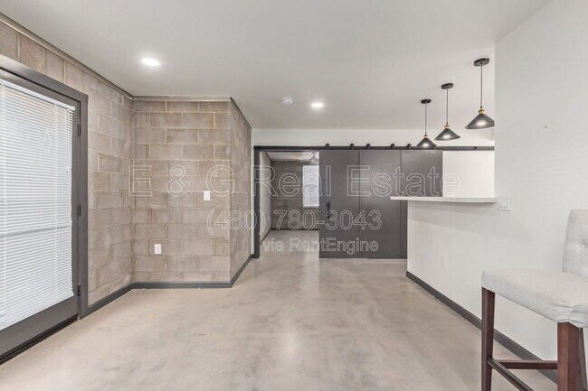 Building Photo - 129 N 11th Ave