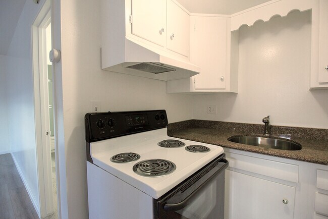 Foto del edificio - 523 Walker Dr
