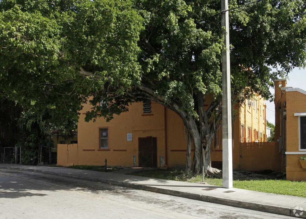 Foto del edificio - 277 NW 33rd St
