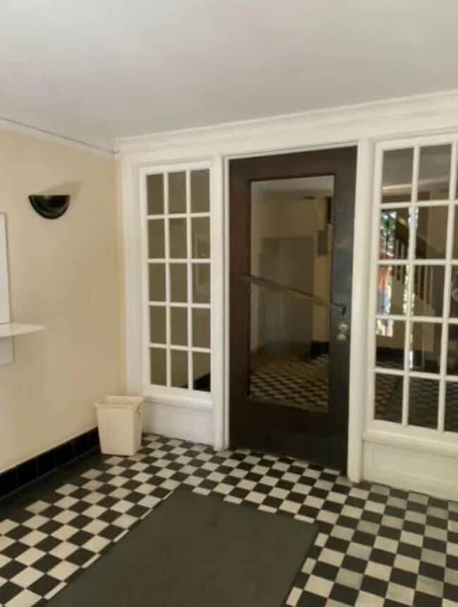 Foto del edificio - 1117 W Lunt Ave