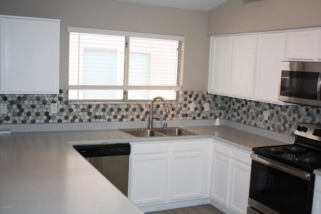 Foto del edificio - 6123 N 135th Dr