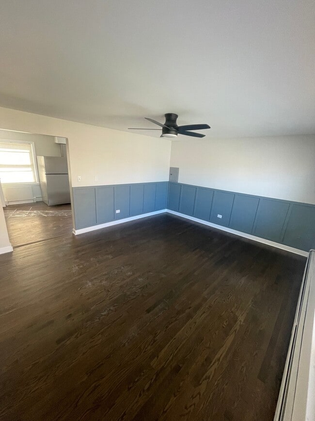 Photo - 7810 S Escanaba Ave Apartment