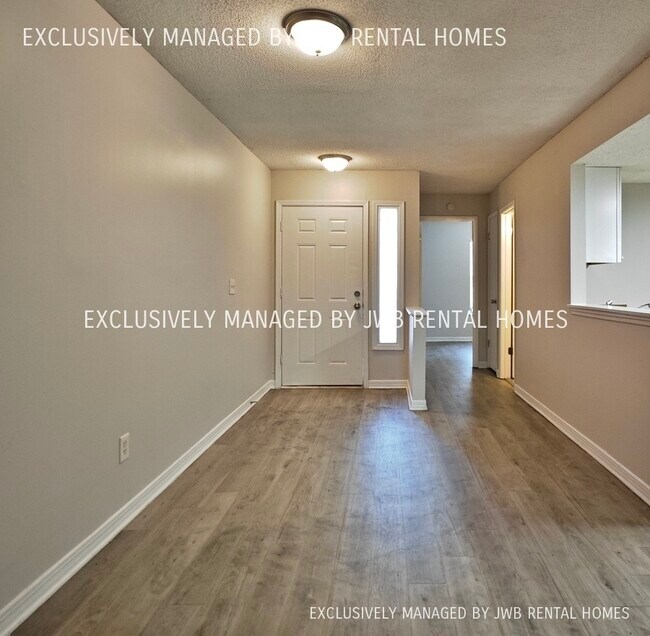 Foto del edificio - 7663 Melissa Ct N