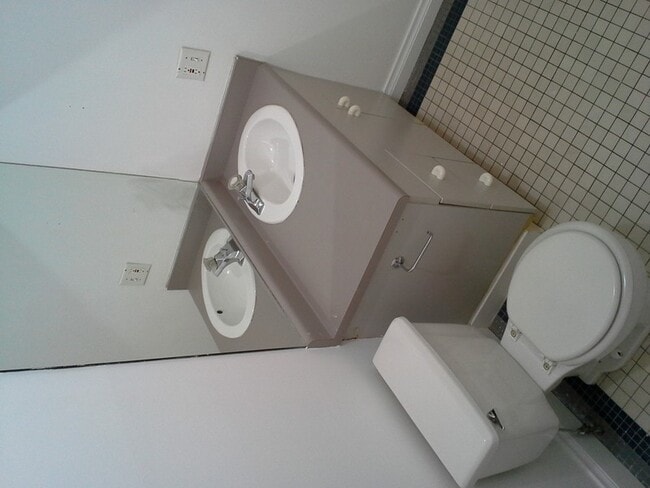 Foto del edificio - 320 S Reeves Ter