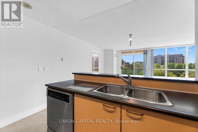 Photo du bâtiment - 62-362 Suncrest Blvd