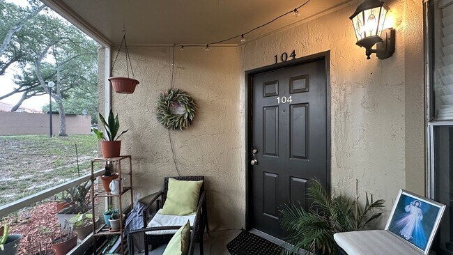 Building Photo - 974 Leeward Pl