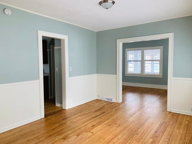 Área de comedor - 43 Mayfield Ave NE