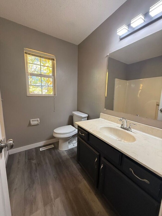 Foto del edificio - Beautiful Brick Home in Antioch - Fenced i...