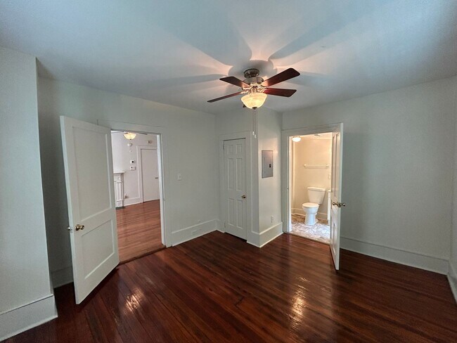 Foto del edificio - historic 1 BR apartment close to Duke