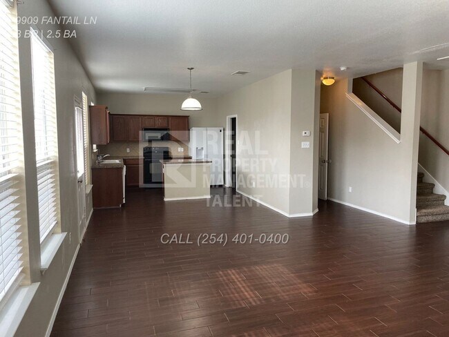 Building Photo - 9909 Fantail Ln