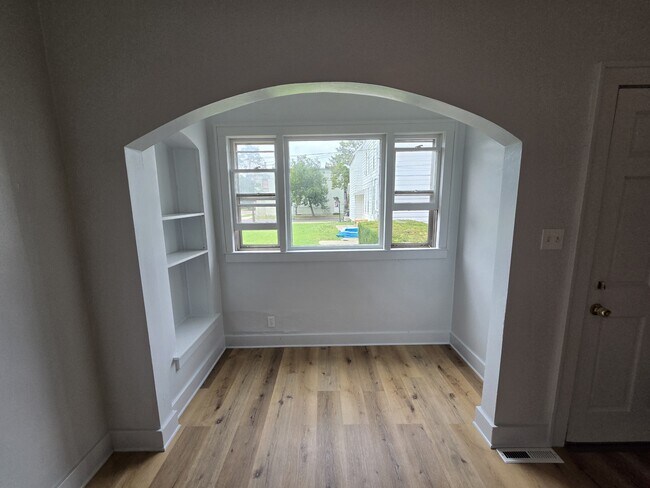 Foto del edificio - 655 11th St NW