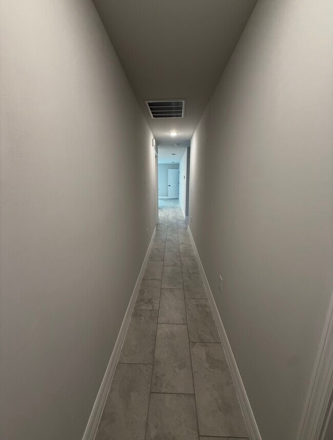 Foto del edificio - 6039 Latimer Ave