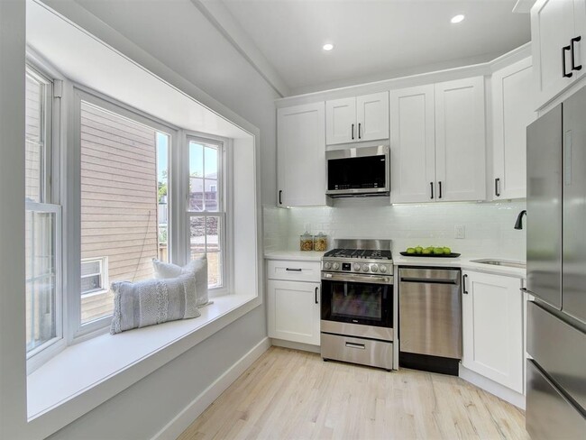 Building Photo - 47 Washburn St