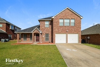 Building Photo - 3108 Silver Creek Dr