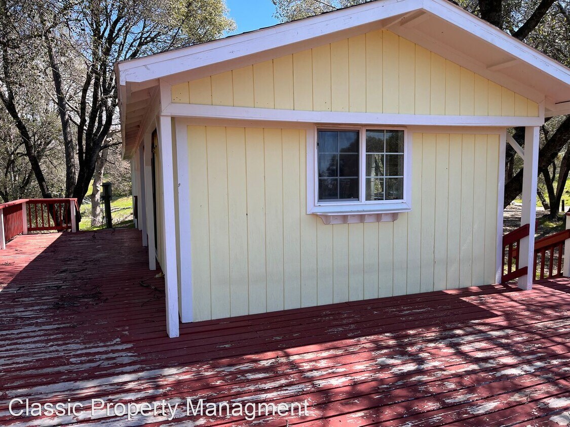 Foto principal - 2 br, 1 bath House - 4889 Hirsch Rd