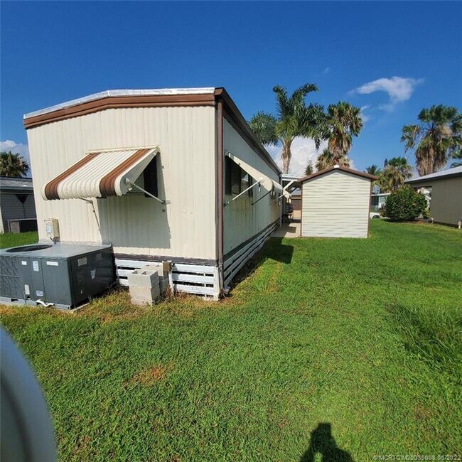 Building Photo - 15 Grande Vista Way