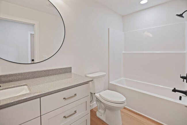 Foto del edificio - 614 6th St NW