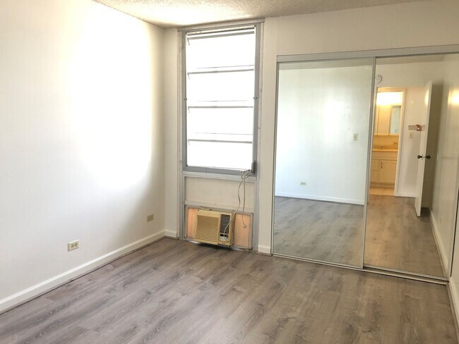Foto del edificio - Great Salt Lake Location! 2/2 with 2 parki...