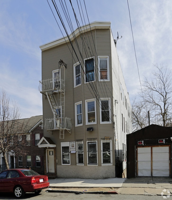 94 N 3rd St, Paterson, NJ 07522 Apartments in Paterson, NJ