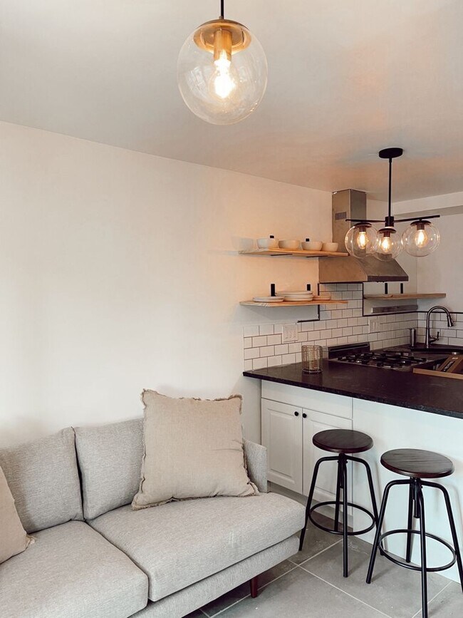 Foto del edificio - 127 Whitefield Ave