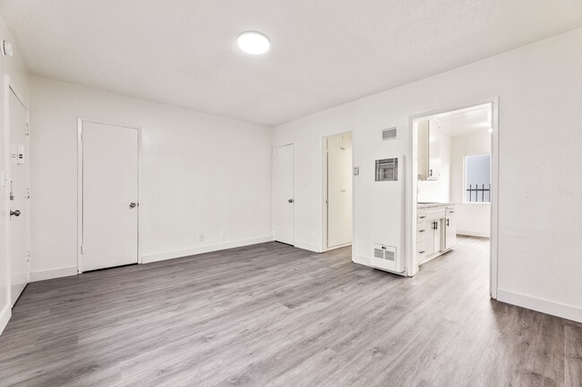 Plano de planta - 439 S Catalina St