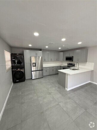 Building Photo - 4111 Stirling Rd