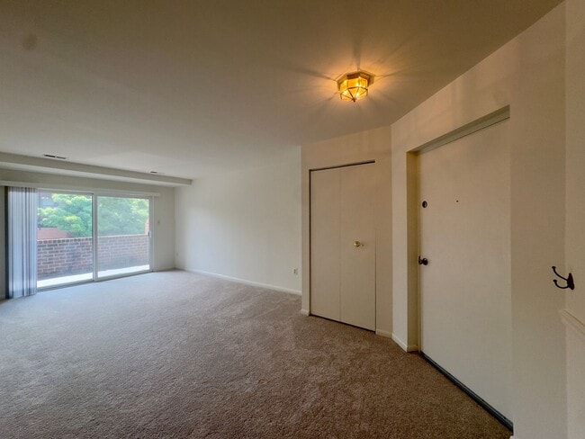 Building Photo - 20 Juliet Ln