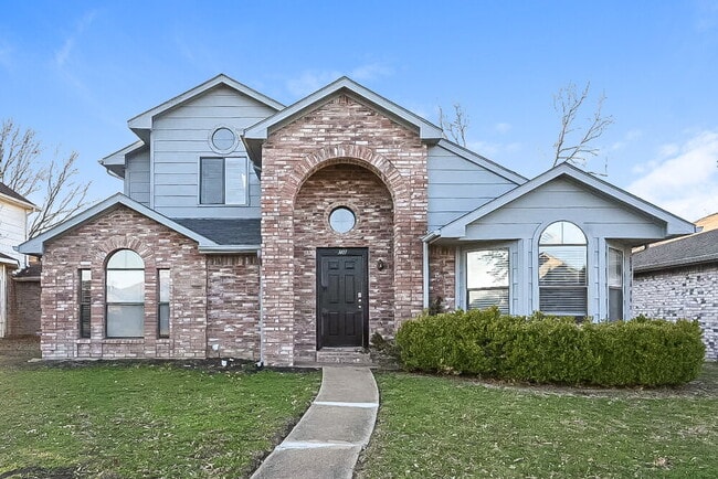 Building Photo - 1411 Sandalwood Dr