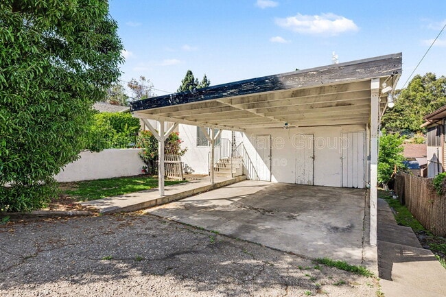 Building Photo - 14772 Midland Rd
