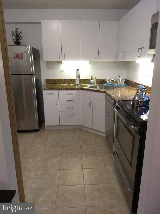 Primary Photo - 241 S 6th St