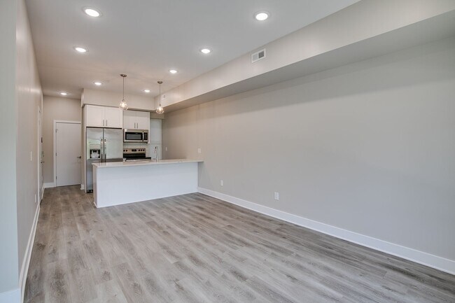 Building Photo - 2017 N College Ave