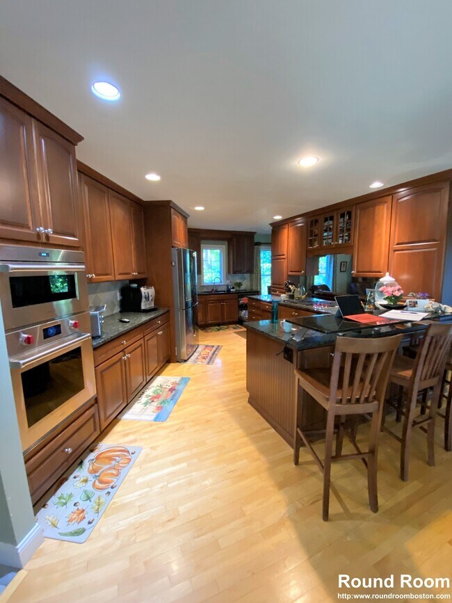 Building Photo - 93 Adams St