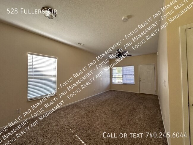 Building Photo - 528 Fuller's Cir