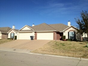 Building Photo - 301 Chapel Trail Cir