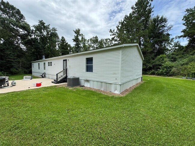 Building Photo - 128 Hall Dr S