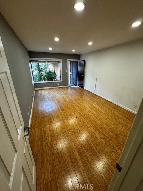 Foto del edificio - 1235 E Appleton St