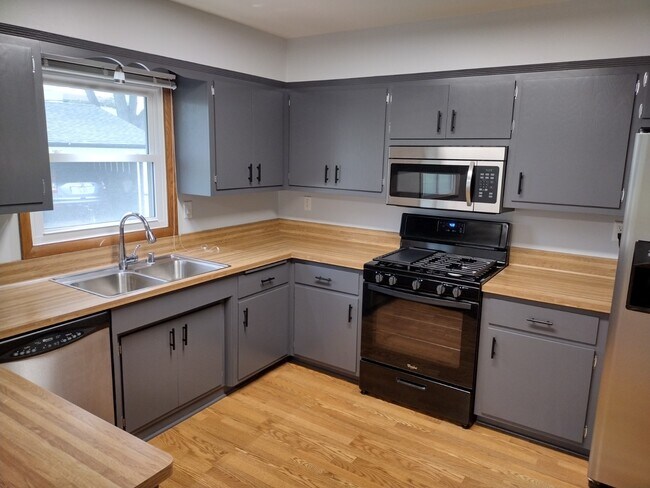 Foto del edificio - 3150 S 80th St