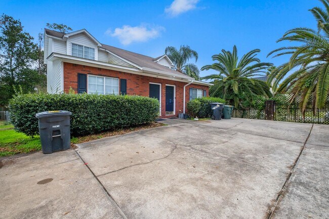 Foto del edificio - 119 Belmont Rd