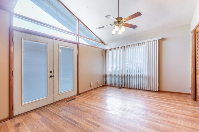 Foto del edificio - 1421 Sunnyslope Ln