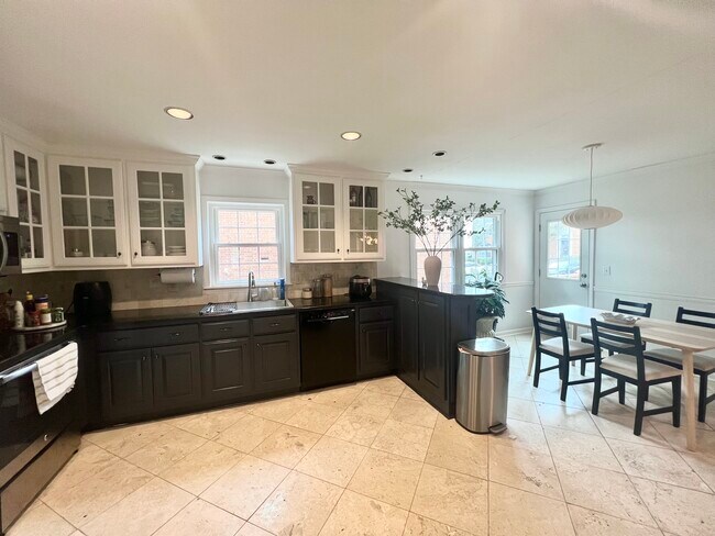 Foto del edificio - 6520 Roswell Rd