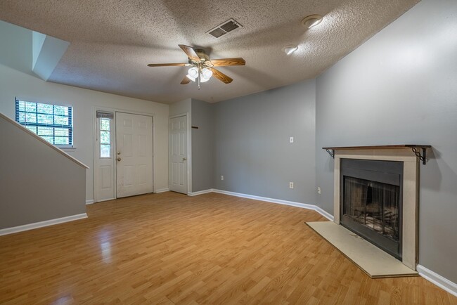 Building Photo - 110 Barksdale Ct