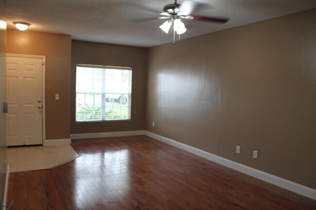 Foto del edificio - 10354 Fox Trail Rd S