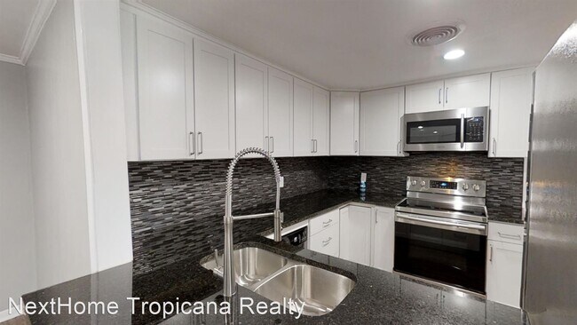 Building Photo - 3 br, 1 bath House - 2540 Chaparral RD