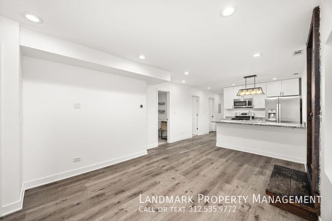 Building Photo - 2038 W 21st St