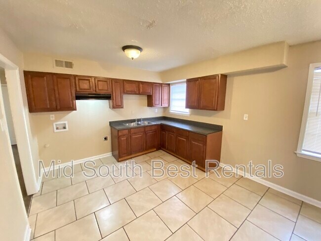 Foto del edificio - 5296 Broken Oak Dr