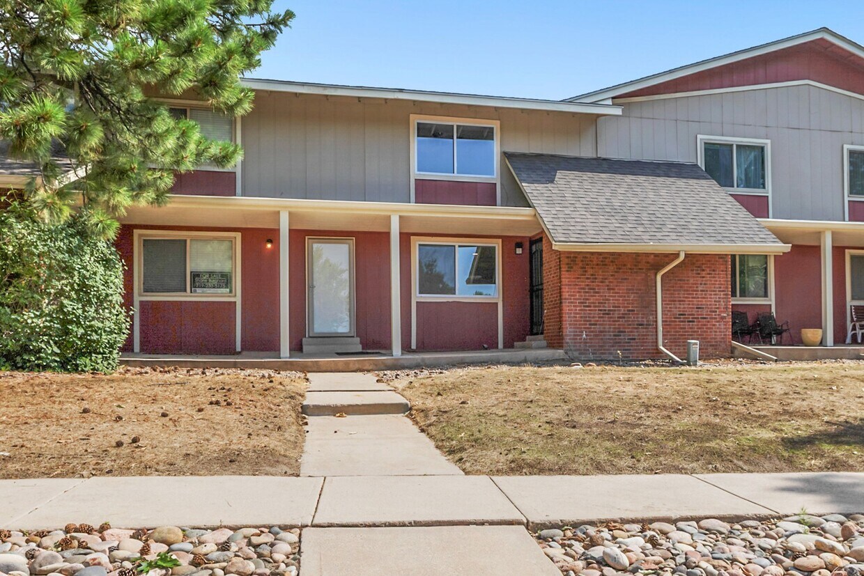 Foto principal - 392 W Rockrimmon Blvd
