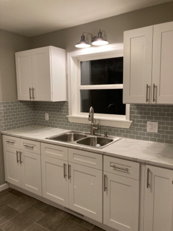 Foto del edificio - 1044 Stonybridge Dr