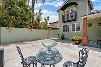 Building Photo - 13936 Magnolia Blvd
