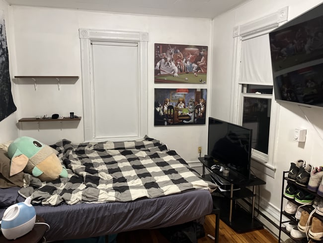 Building Photo - 1435 Marshall St NE