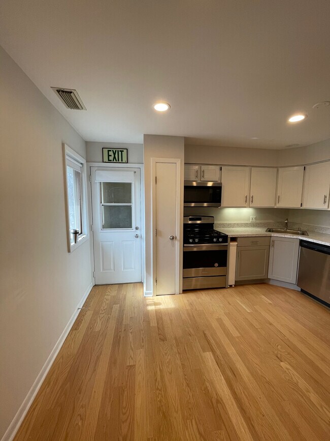 Entry door into kitchen - 567 S Washington St